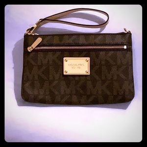 Authentic Michael Kors large Wristlet NWT